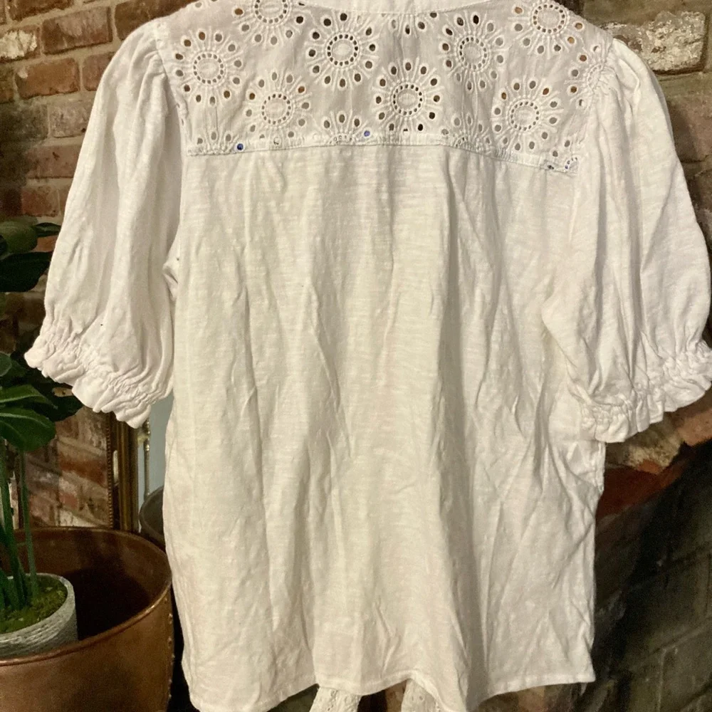 Anthropologie | Porridge Zulu White Eyelet Button-Front Tie-Hem Blouse EUC Sz S